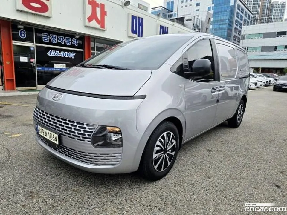 Hyundai Staria 2023