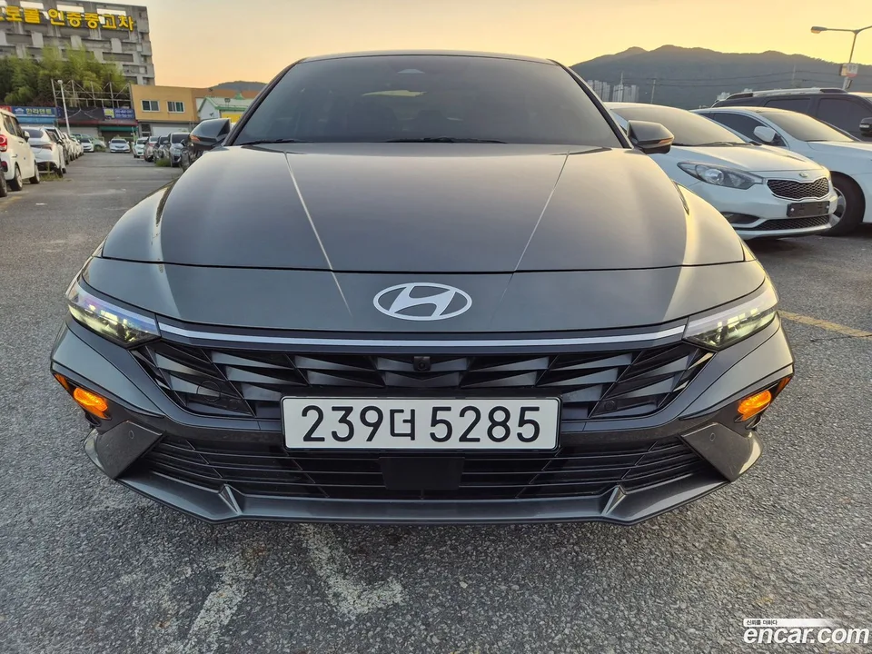 Hyundai Avante CN7 Hybrid 2024
