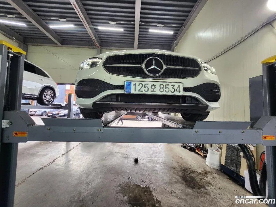 Mercedes-Benz C-Class 2023