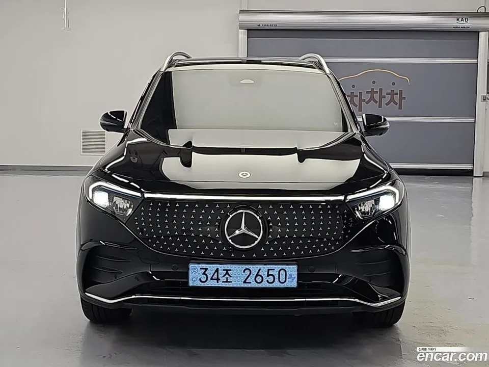 Mercedes-Benz EQB 2025