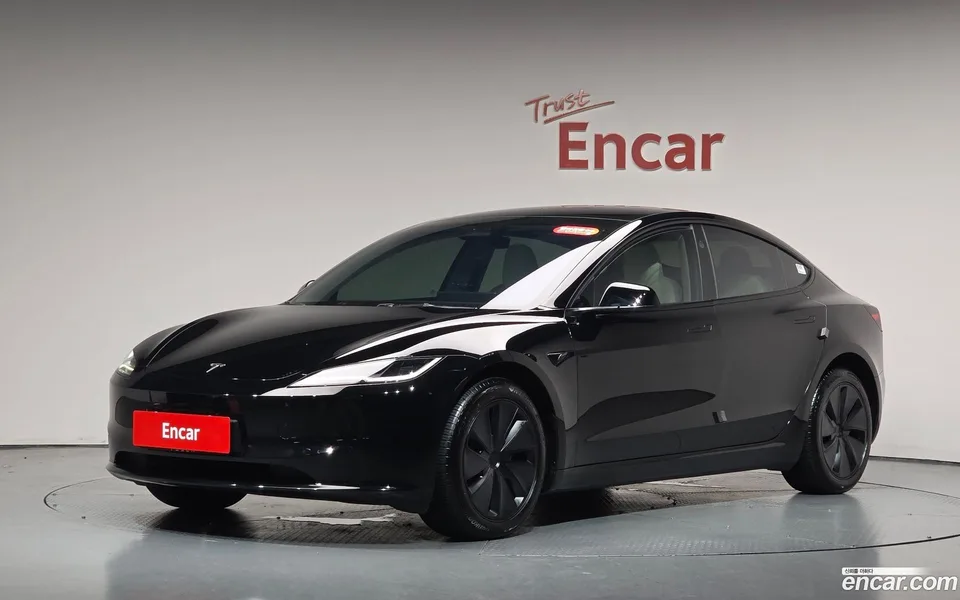 Tesla Model 3 2024