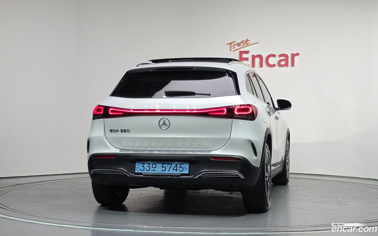 Mercedes-Benz EQA 2022 — 4