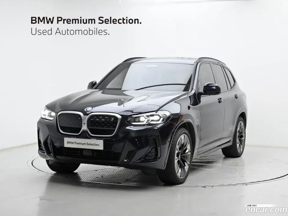 BMW iX3 2025