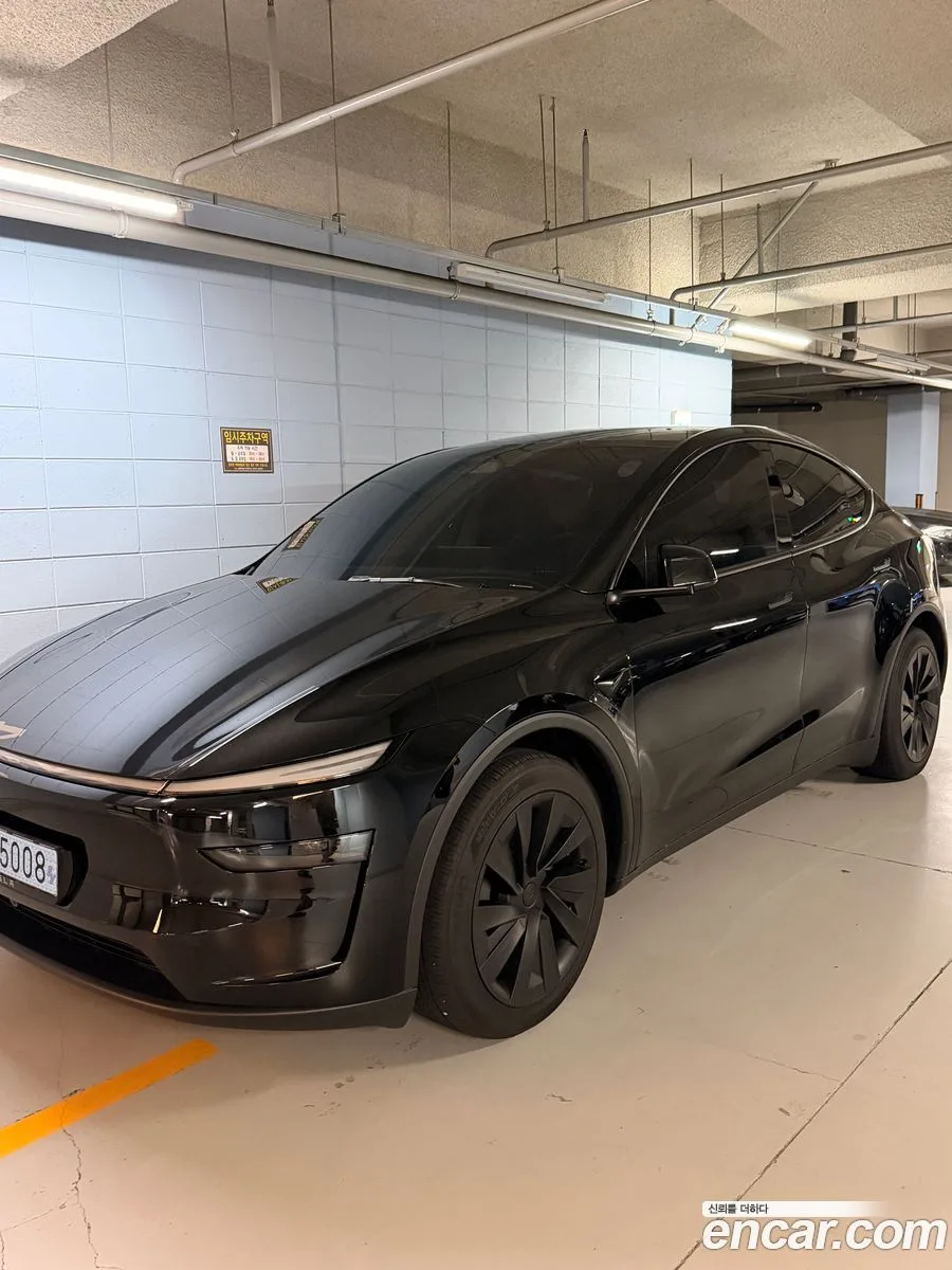 Tesla Model Y 2025