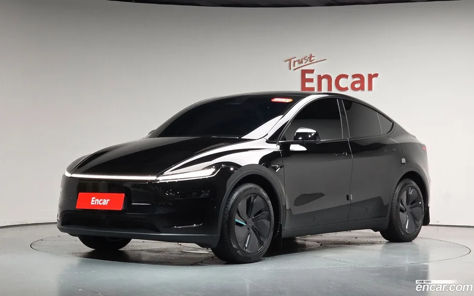 Tesla Model Y 2025