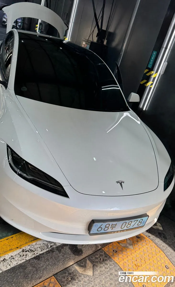Tesla Model 3 2024