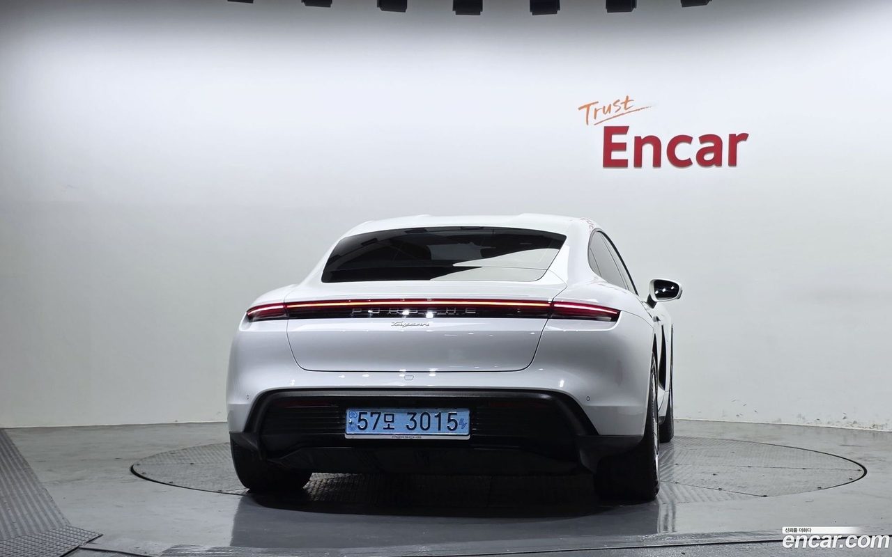 Porsche Taycan 2022 — 4