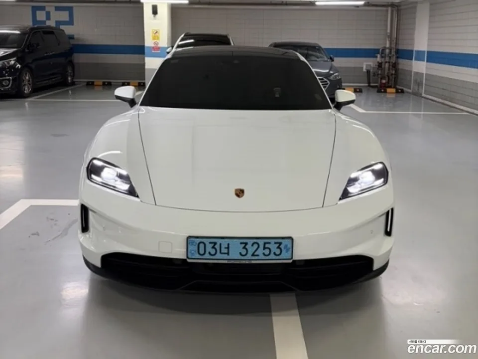Porsche Taycan 2024