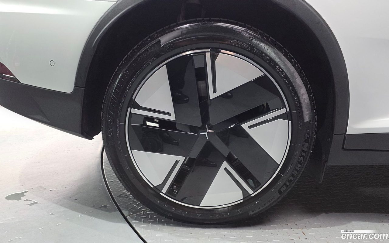 Polestar Polestar 2 2025 — 2