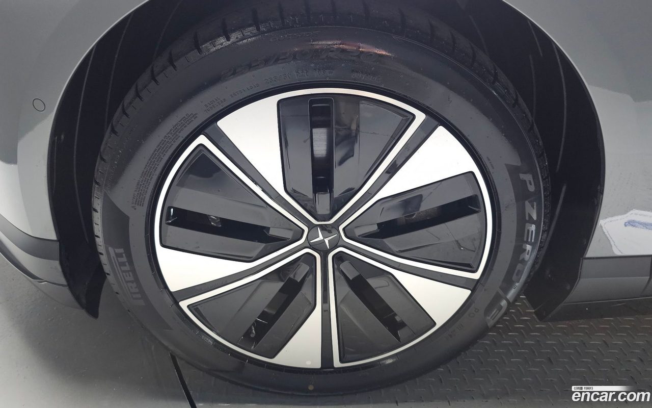 Polestar Polestar 4 2025 — 2