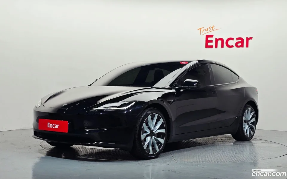 Tesla Model 3 2024