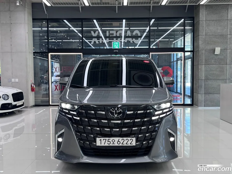 Toyota Alphard 2025