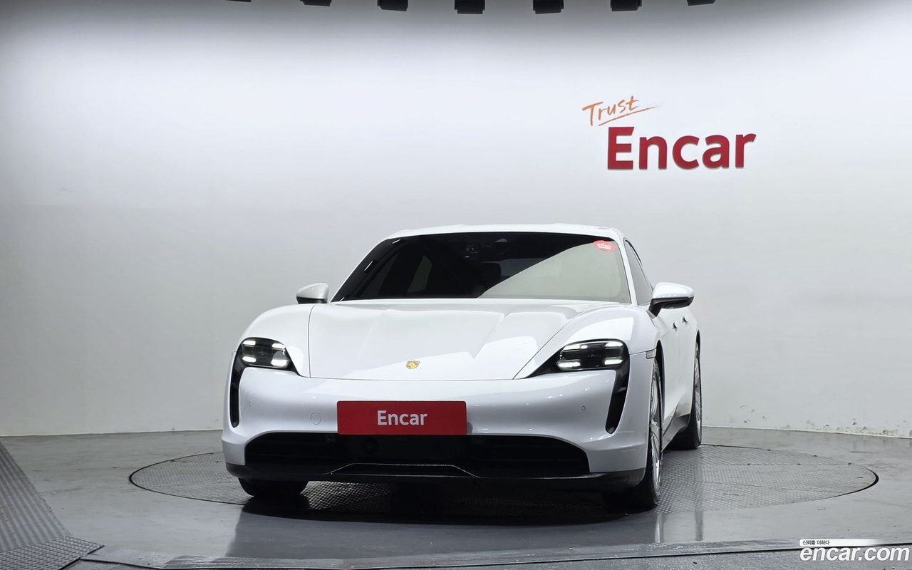 Porsche Taycan 2022 — 3