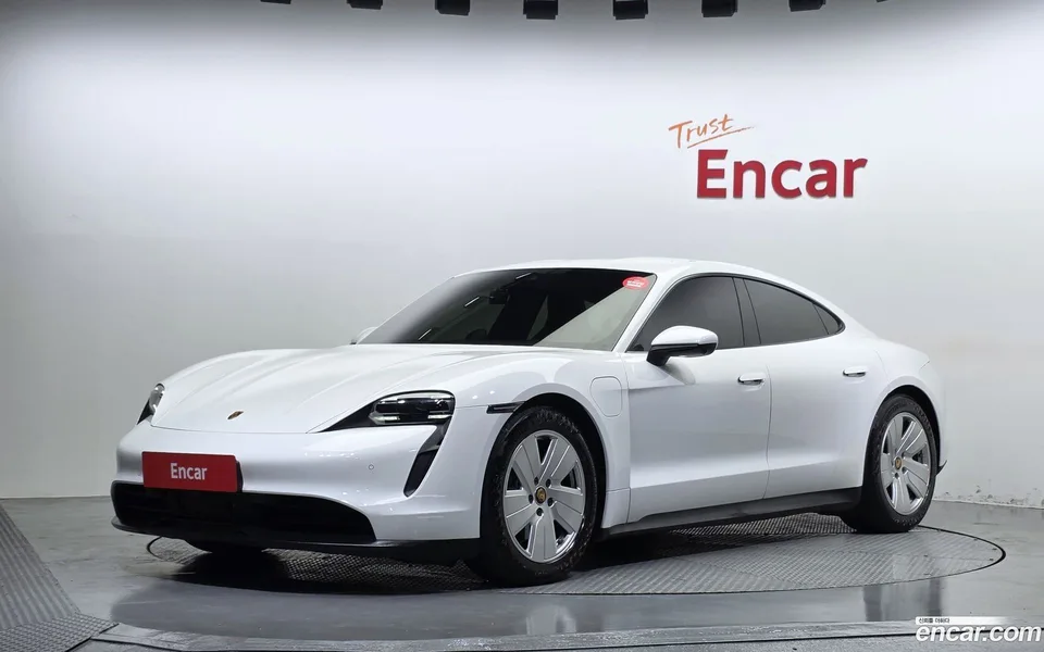 Porsche Taycan 2022