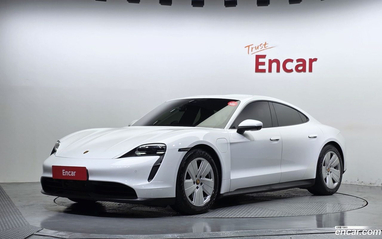 Porsche Taycan 2022