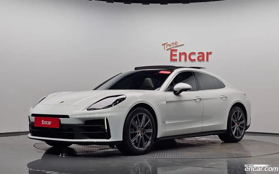 Porsche Panamera (976) 2025