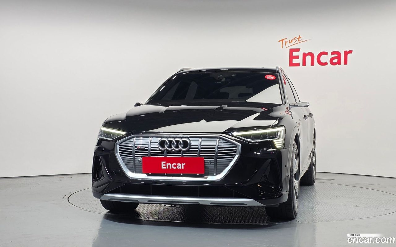 Audi e-tron 2022 — 3