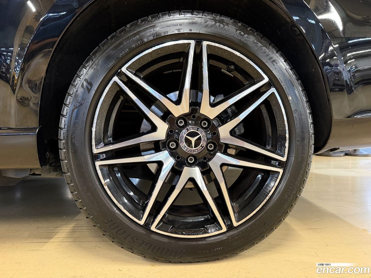 Mercedes-Benz V-Class 2022 — 2