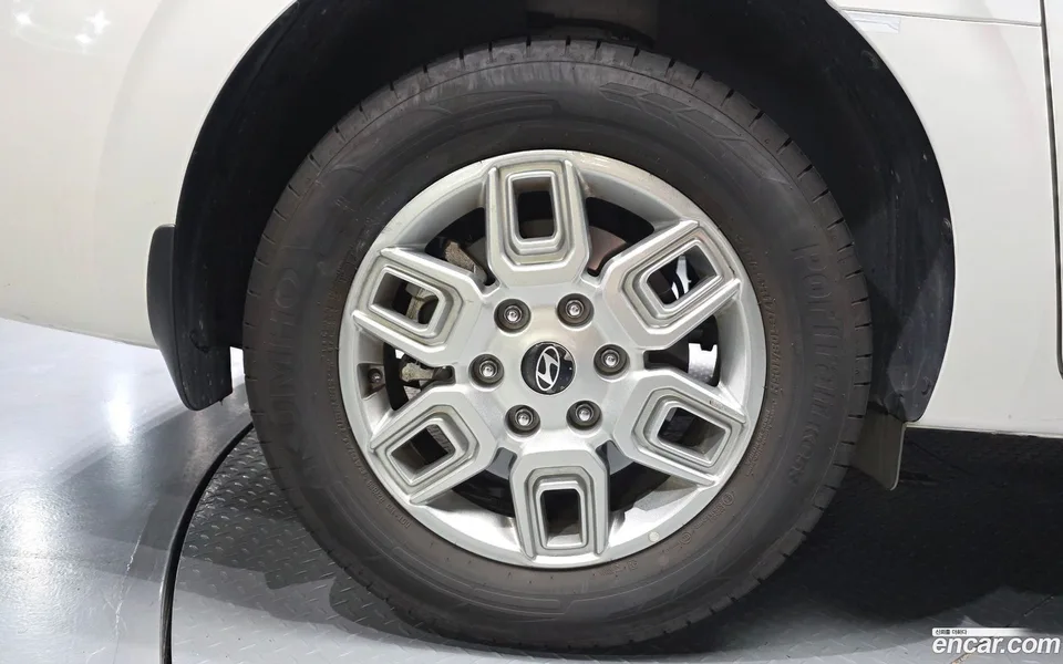 Hyundai Staria L3.5 3 2025 — миниатюра 2