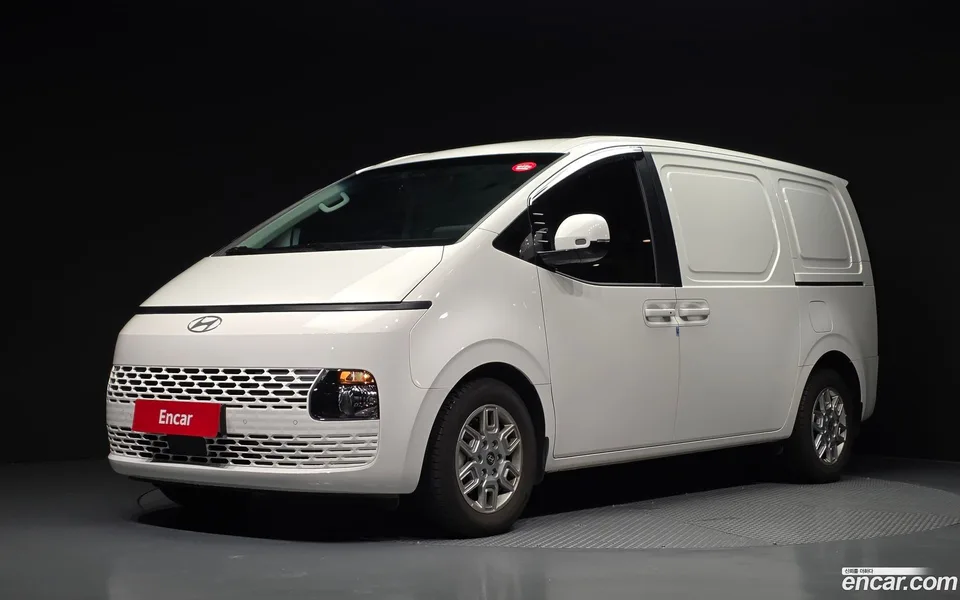 Hyundai Staria 2025