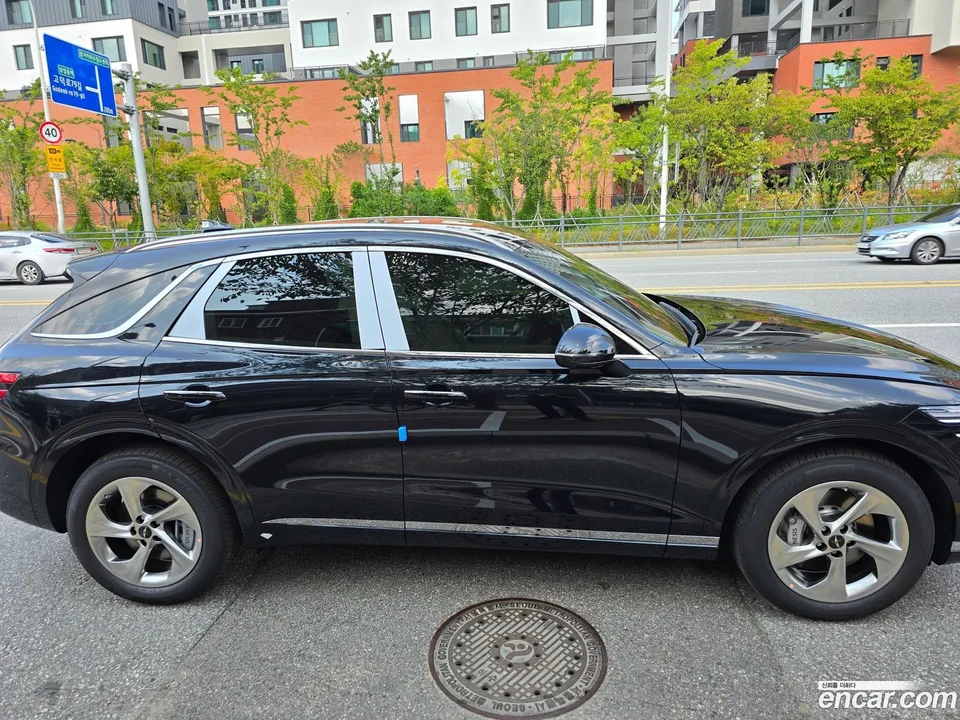Genesis GV70 2.5T AWD 2024 — миниатюра 2
