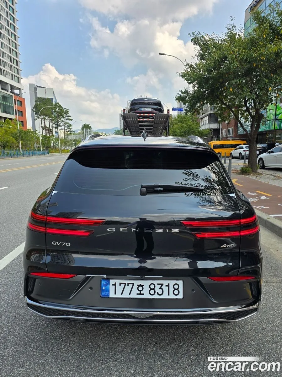 Genesis GV70 2.5T AWD 2024 — миниатюра 4