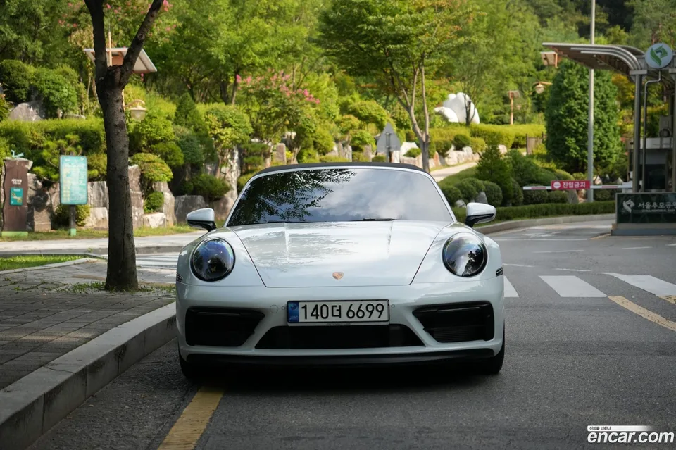 Porsche 911 (992) 2022