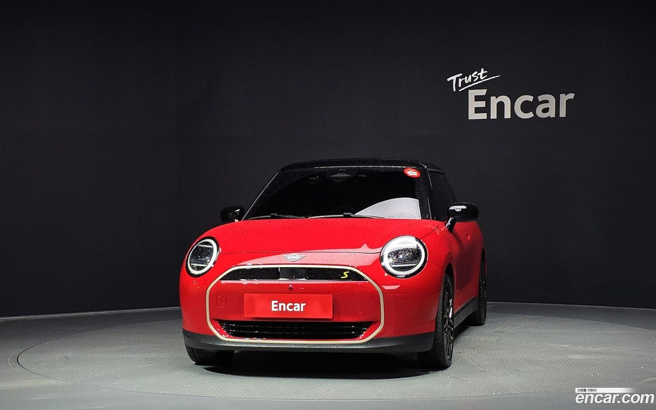 MINI Cooper Electric 2024 — 3
