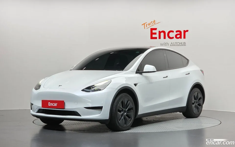 Tesla Model Y 2024