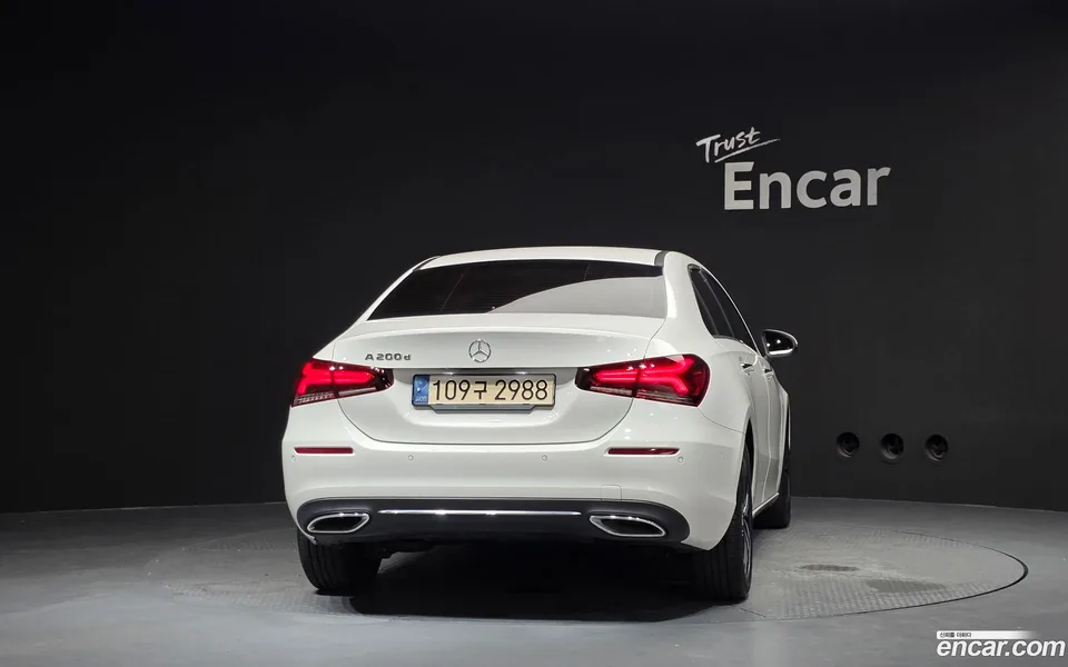 Mercedes-Benz A-Class A200d 2022 — миниатюра 4
