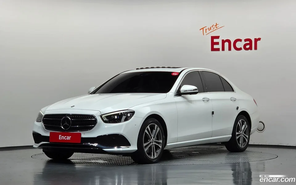 Mercedes-Benz E-Class 2022