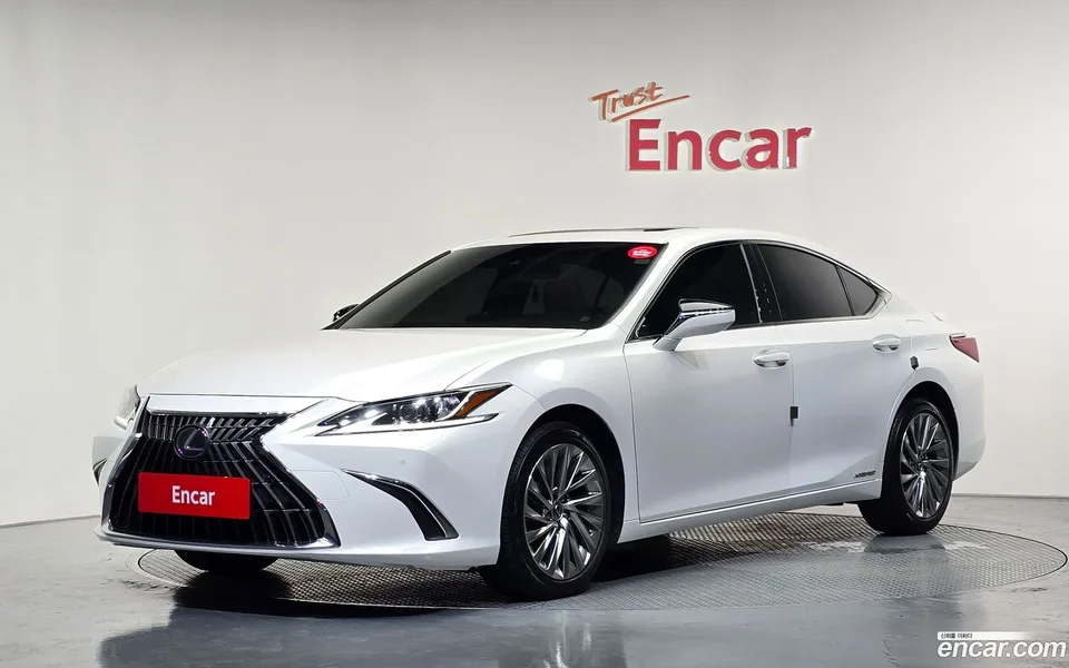 Lexus ES 300h 2022