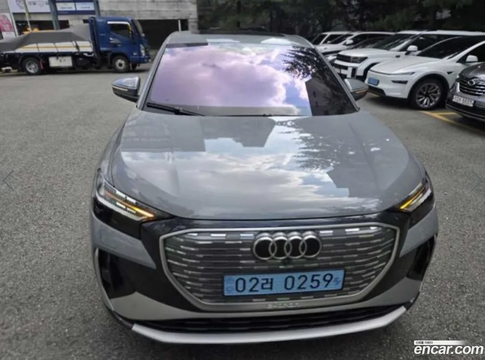 Audi Q4 e-tron 2025