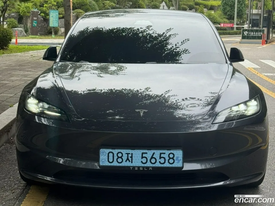 Tesla Model 3 2025