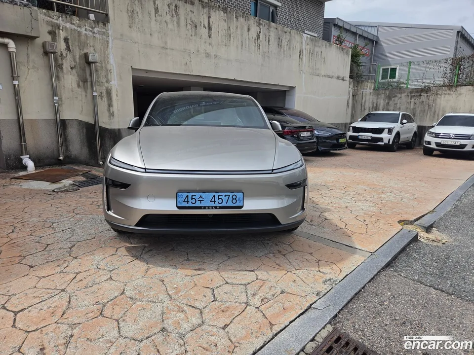 Tesla Model Y 2026