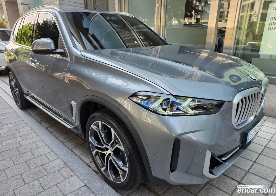 BMW X5 xDrive 40i xLine 2026 — фото 1, купить с доставкой в Москву