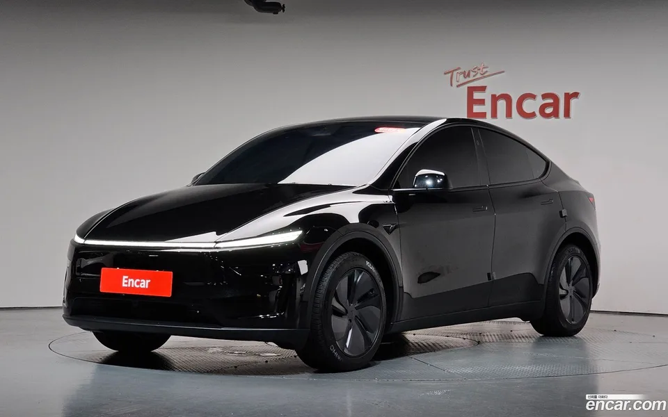 Tesla Model Y 2025