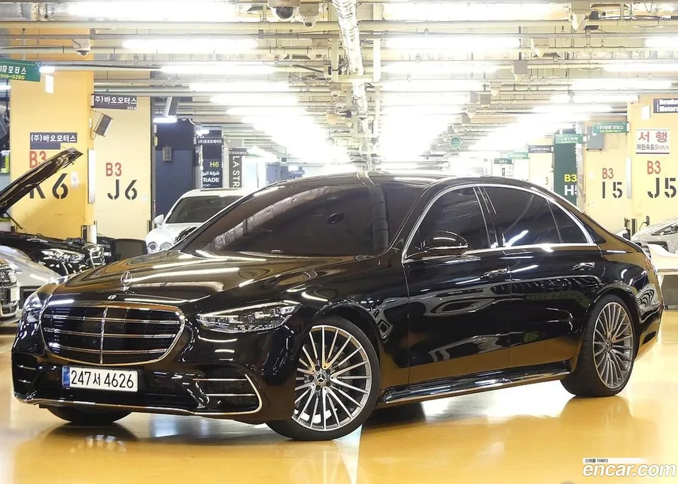 Mercedes-Benz S-Class 2025