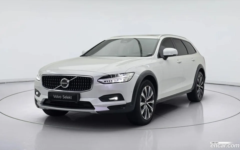 Volvo V90 Cross Country 2025