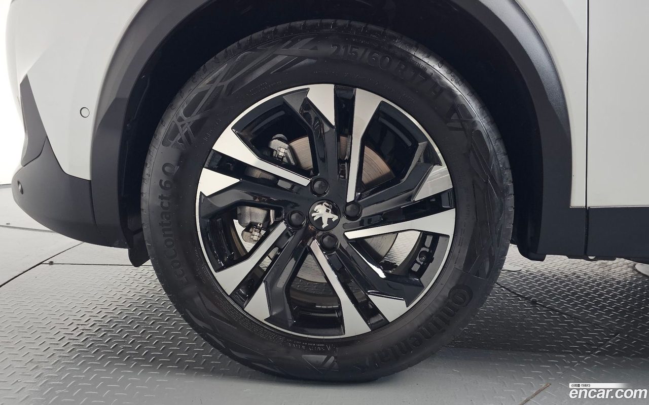 Peugeot e-2008 2023 — 2