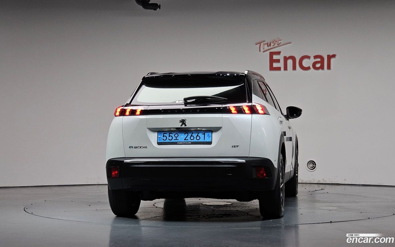 Peugeot e-2008 2023 — 4