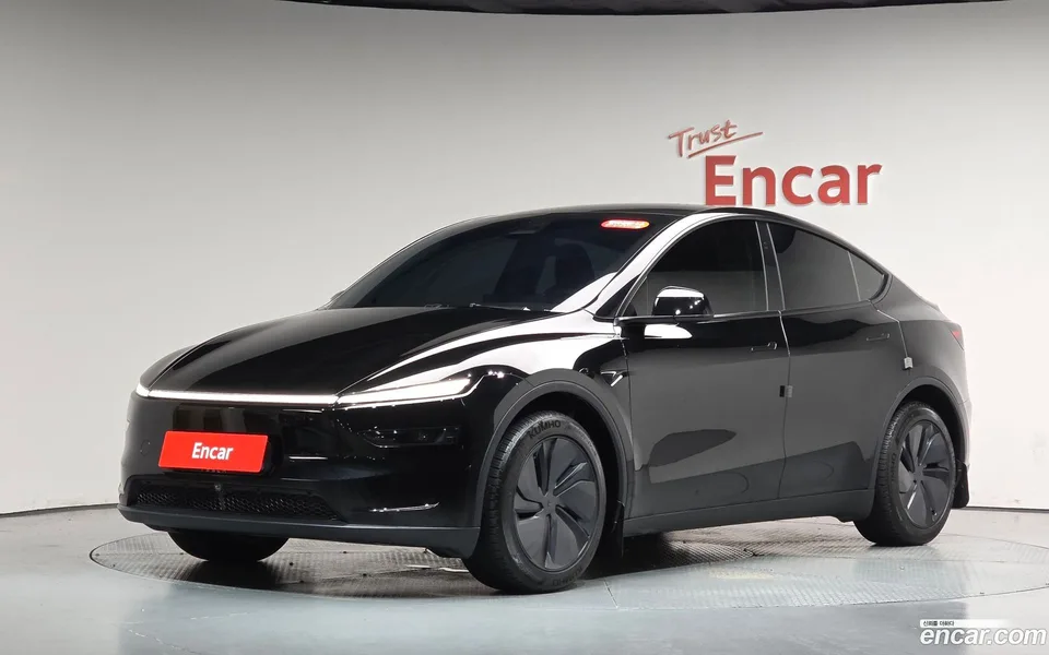 Tesla Model Y 2025