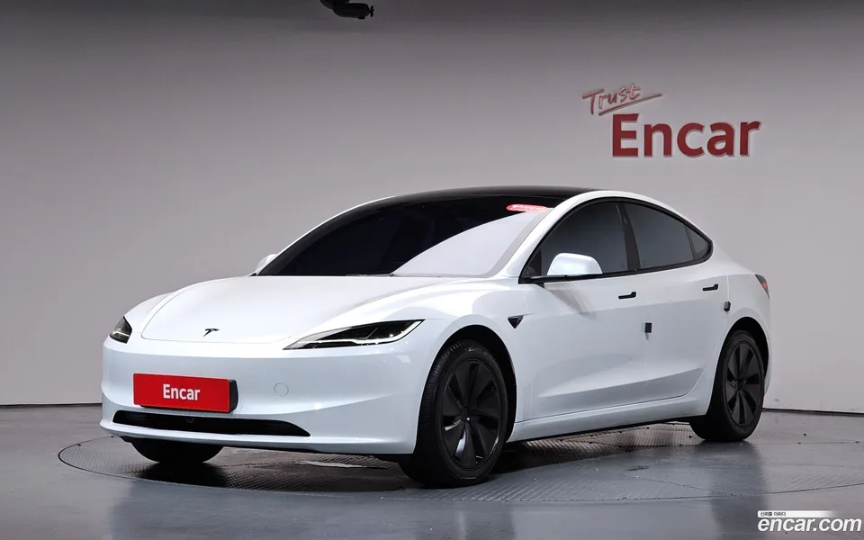 Tesla Model 3 2025