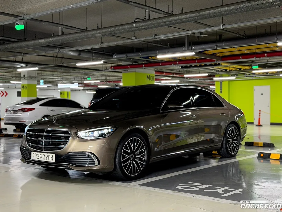 Mercedes-Benz S-Class 2025