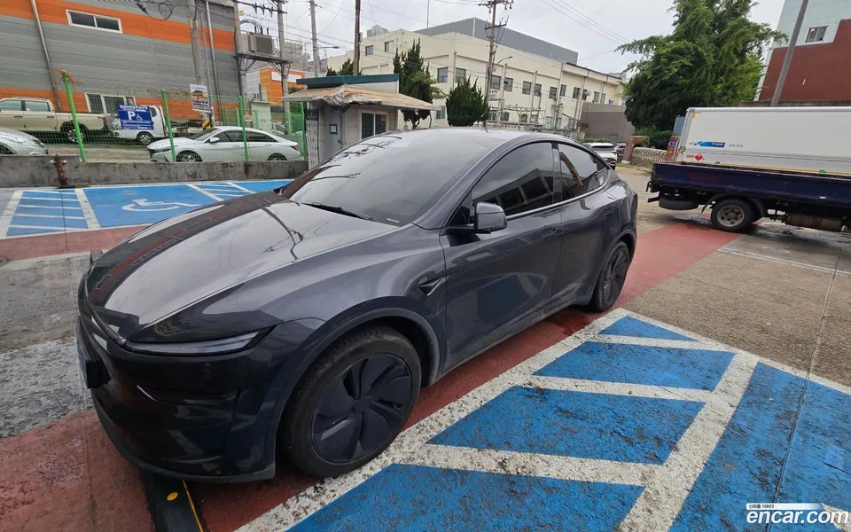 Tesla Model Y 2026