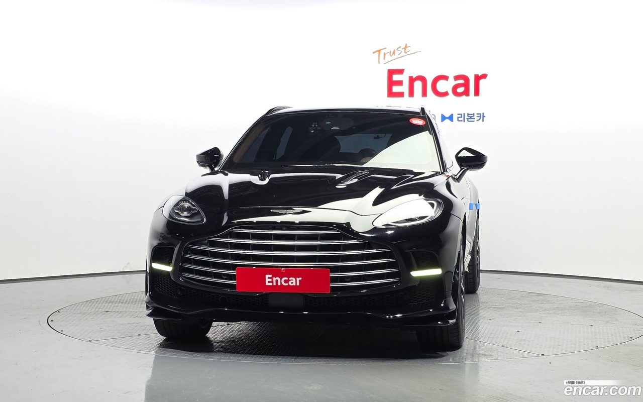Aston Martin DBX 2023 — 3