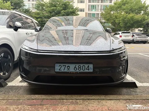 Tesla Model Y 2026