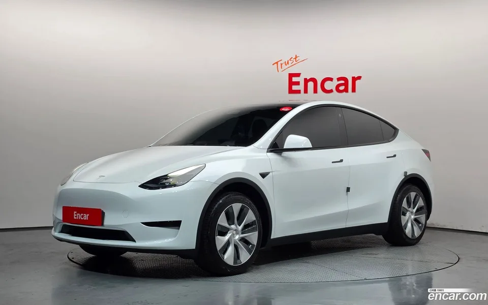 Tesla Model Y 2023