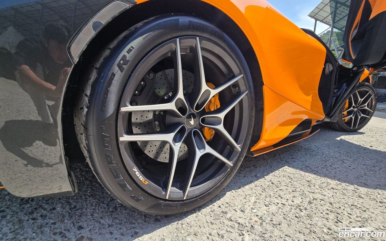 McLaren 765LT 2022 — 2