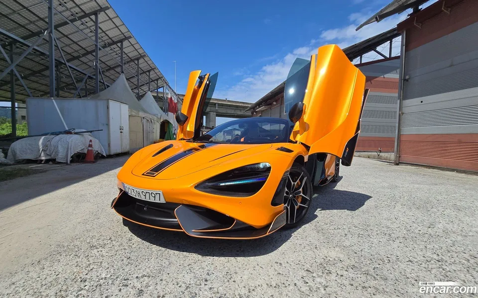McLaren 765LT 2022